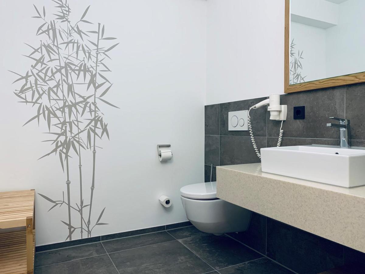 Stadthotel Kachelofen Krumbach Zewnętrze zdjęcie